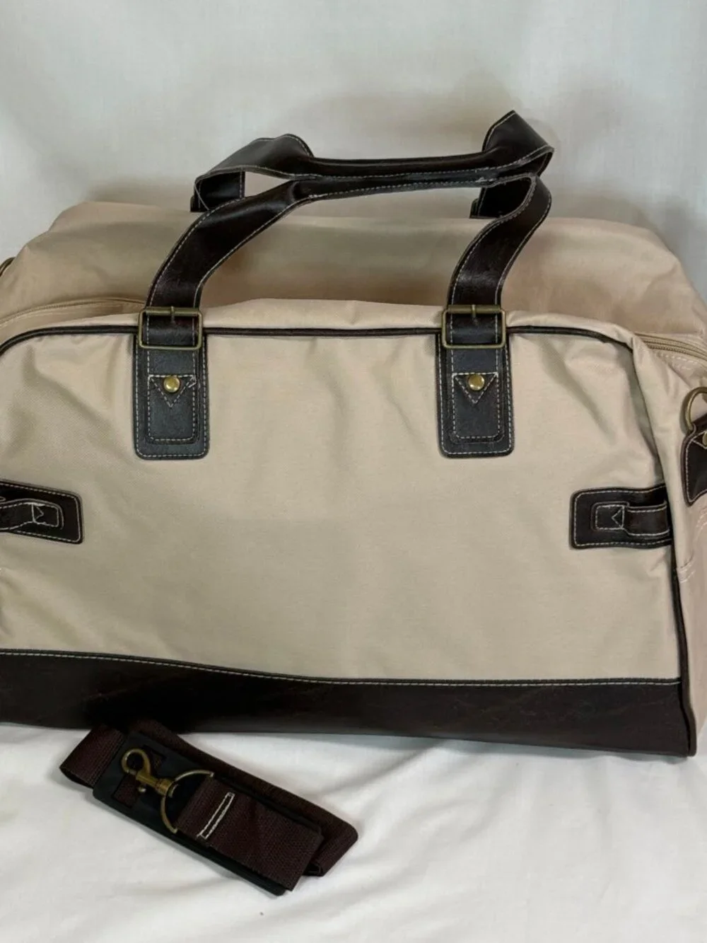 NWT GNBI Duffle Gym Carry On Weekender Travel Bag - Tan and Brown - Nice!